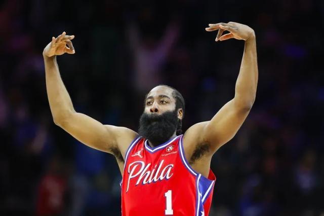 哈登找回得分感觉砍30+，他带给76人的不止是胜利